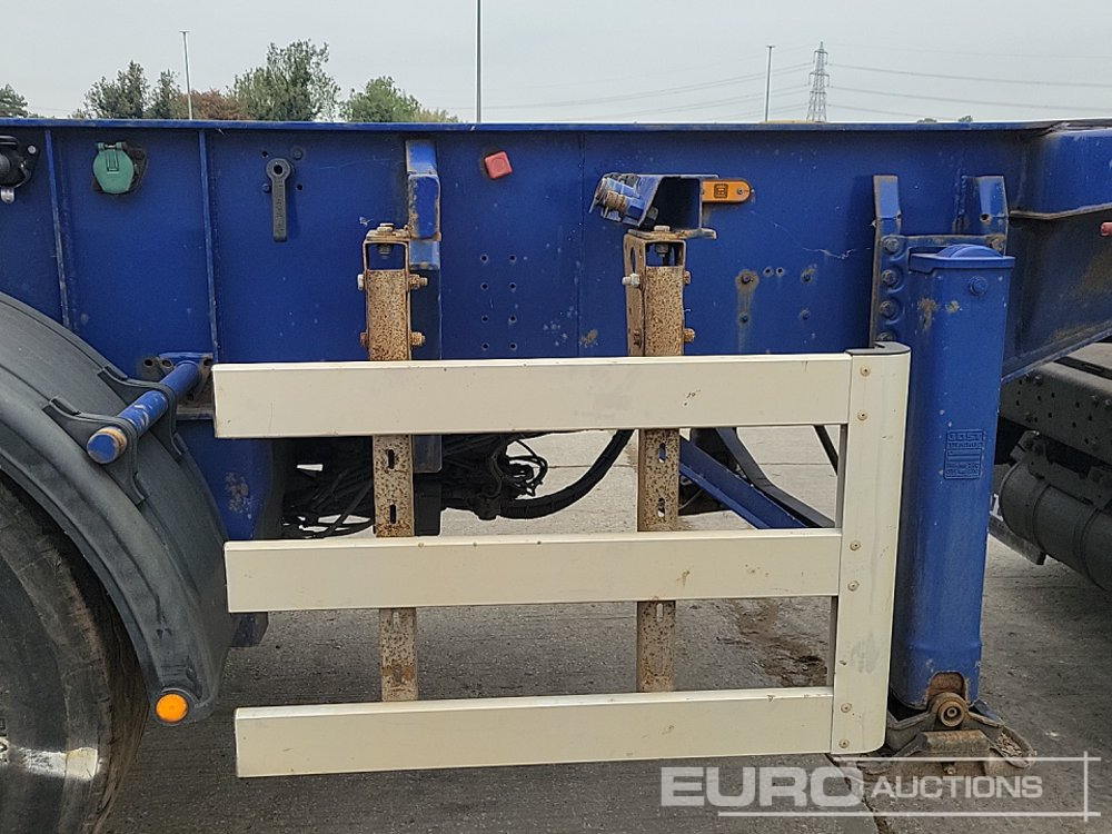 Plato poluprikolica Dennison Trailers 4 Axle 40' Skeleton Trailer, Front Lift Axle, Twist Locks: slika 26