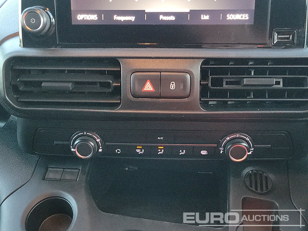 Dostavno vozilo 2020 Vauxhall Combo: slika 31 Dostavno vozilo 2020 Vauxhall Combo: slika 31