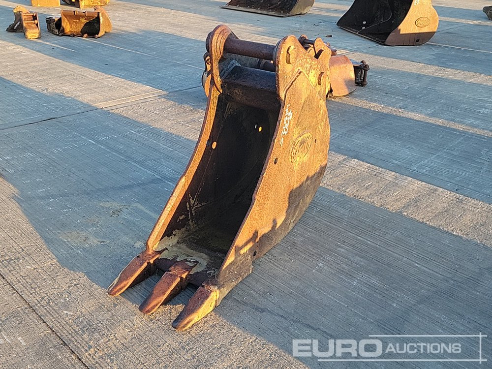 Geith 18" Digging Bucket 65mm Pin to suit 13 Ton Excavator - Kašika: slika 1 Geith 18" Digging Bucket 65mm Pin to suit 13 Ton Excavator - Kašika: slika 1