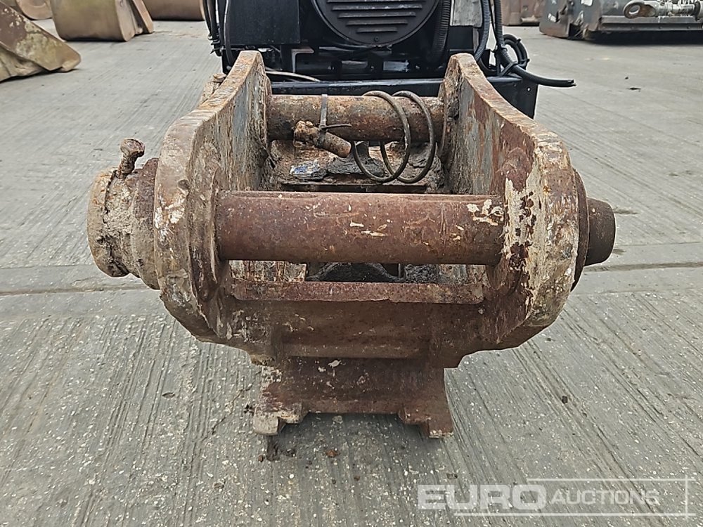 Brza spojnica Geith Hydraulic Quick Hitch 65mm Pin to 13 Ton Excavator: slika 8 Brza spojnica Geith Hydraulic Quick Hitch 65mm Pin to 13 Ton Excavator: slika 8