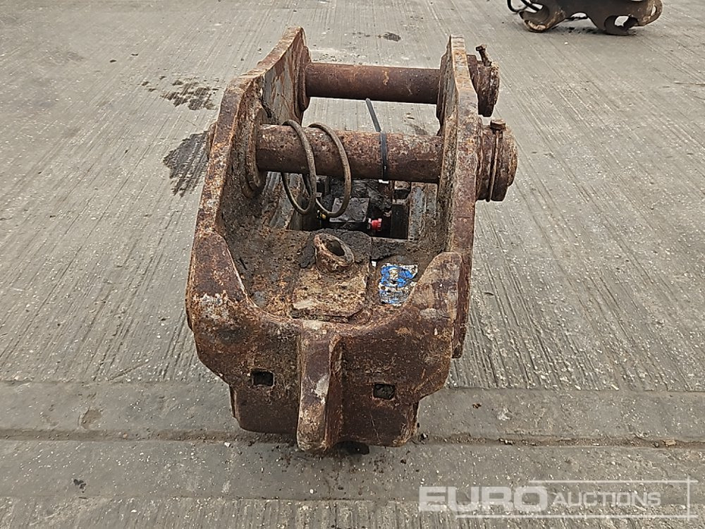 Geith Hydraulic Quick Hitch 65mm Pin to 13 Ton Excavator - Brza spojnica: slika 4 Geith Hydraulic Quick Hitch 65mm Pin to 13 Ton Excavator - Brza spojnica: slika 4