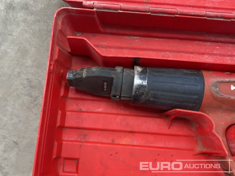 Hilti DX460 Nail Gun (Body & Case Only) - Građevinska oprema: slika 4 Hilti DX460 Nail Gun (Body & Case Only) - Građevinska oprema: slika 4