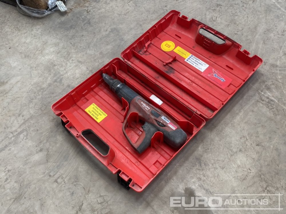 Hilti DX460 Nail Gun (Body & Case Only) - Građevinska oprema: slika 1 Hilti DX460 Nail Gun (Body & Case Only) - Građevinska oprema: slika 1