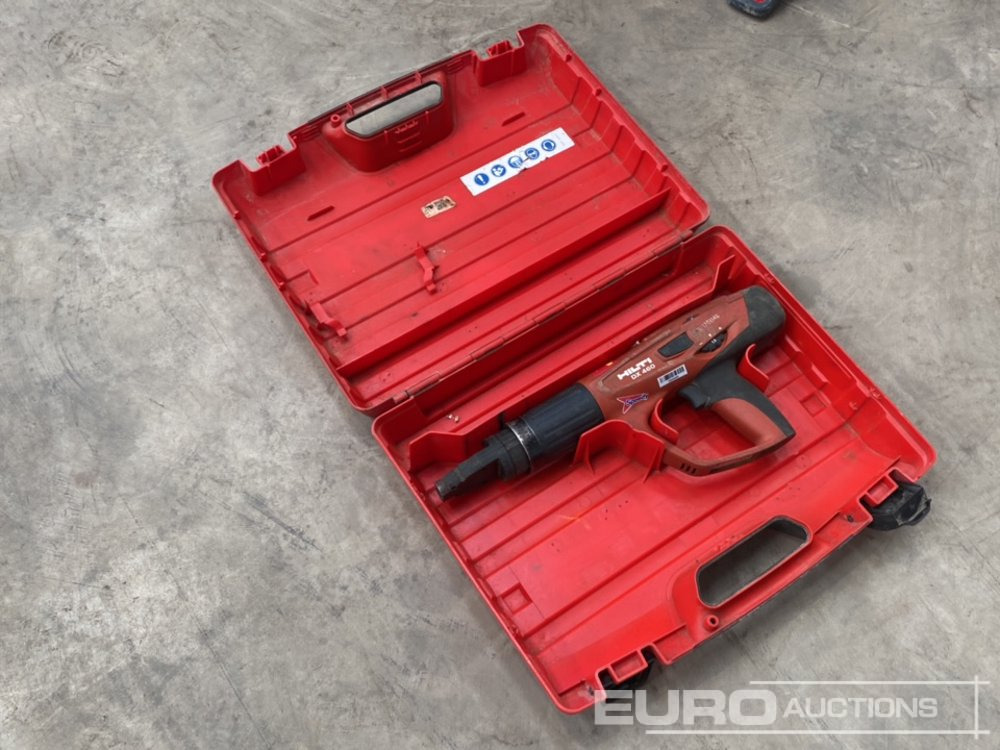 Hilti DX460 Nail Gun (Body & Case Only) - Građevinska oprema: slika 3 Hilti DX460 Nail Gun (Body & Case Only) - Građevinska oprema: slika 3
