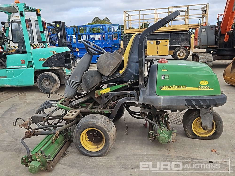 John Deere 2500A - Baštenska kosačica: slika 2 John Deere 2500A - Baštenska kosačica: slika 2