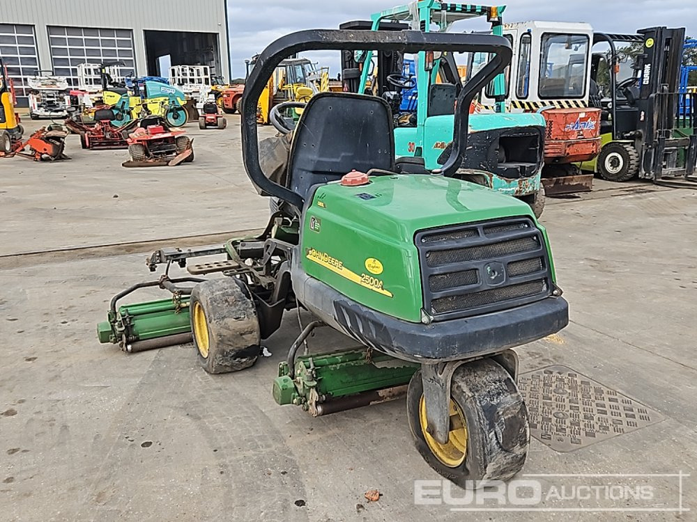 John Deere 2500A - Baštenska kosačica: slika 3 John Deere 2500A - Baštenska kosačica: slika 3