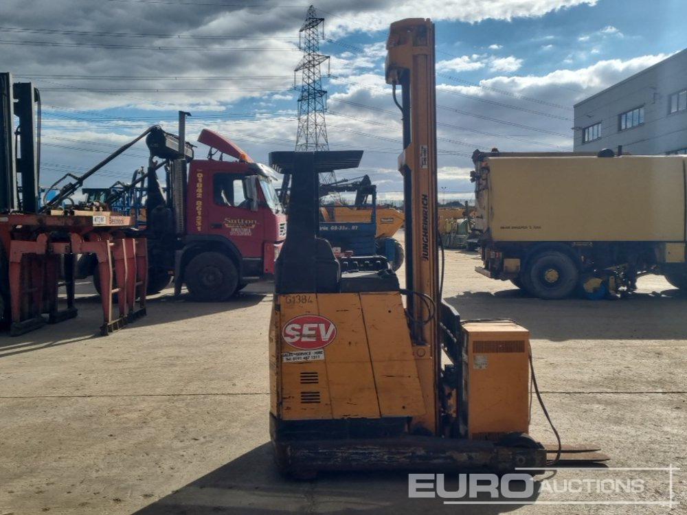 Jungheinrich Electric Side Loader Forklift, 3 Stage Free Lift Mast, Forks, Charger (Flat Battery) - Viljuškar: slika 2 Jungheinrich Electric Side Loader Forklift, 3 Stage Free Lift Mast, Forks, Charger (Flat Battery) - Viljuškar: slika 2