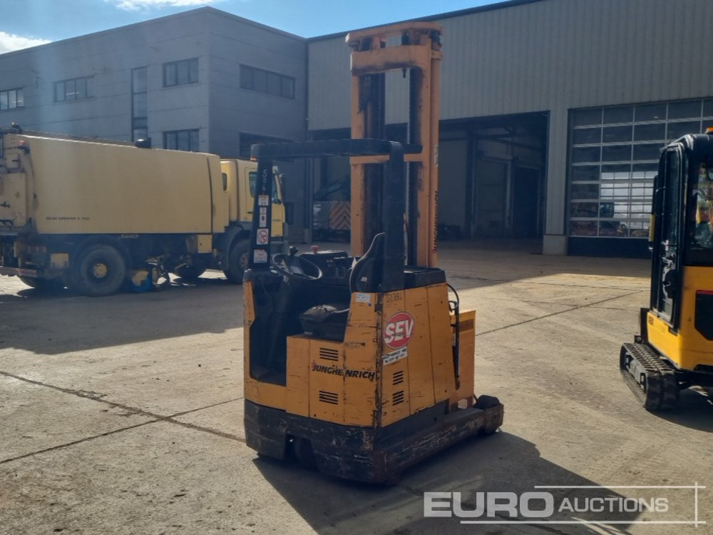Jungheinrich Electric Side Loader Forklift, 3 Stage Free Lift Mast, Forks, Charger (Flat Battery) - Viljuškar: slika 1 Jungheinrich Electric Side Loader Forklift, 3 Stage Free Lift Mast, Forks, Charger (Flat Battery) - Viljuškar: slika 1