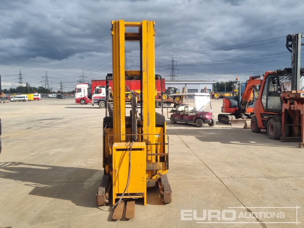 Jungheinrich Electric Side Loader Forklift, 3 Stage Free Lift Mast, Forks, Charger (Flat Battery) - Viljuškar: slika 4 Jungheinrich Electric Side Loader Forklift, 3 Stage Free Lift Mast, Forks, Charger (Flat Battery) - Viljuškar: slika 4