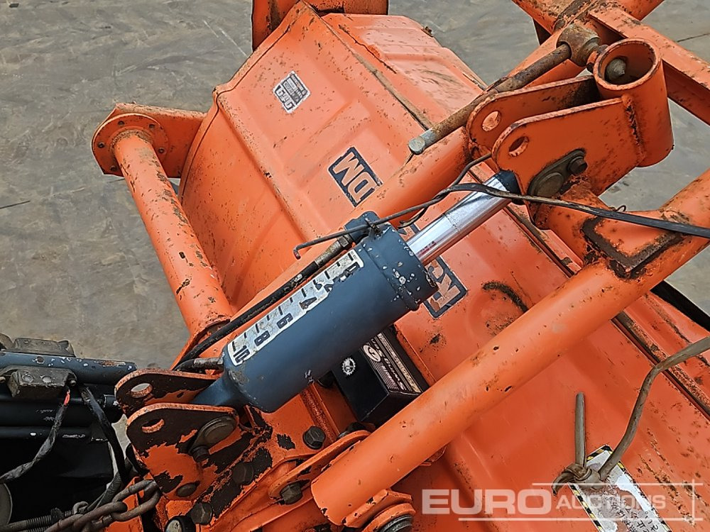 Mali traktor Kubota B1402-M: slika 14