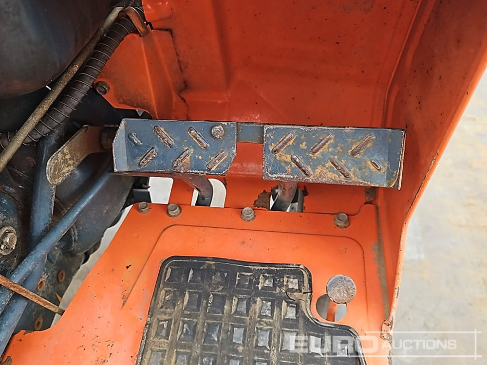Mali traktor Kubota B1402-M: slika 28