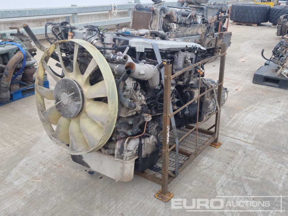 MAN 6 Cylinder Engine, Gearbox - Motor: slika 1 MAN 6 Cylinder Engine, Gearbox - Motor: slika 1
