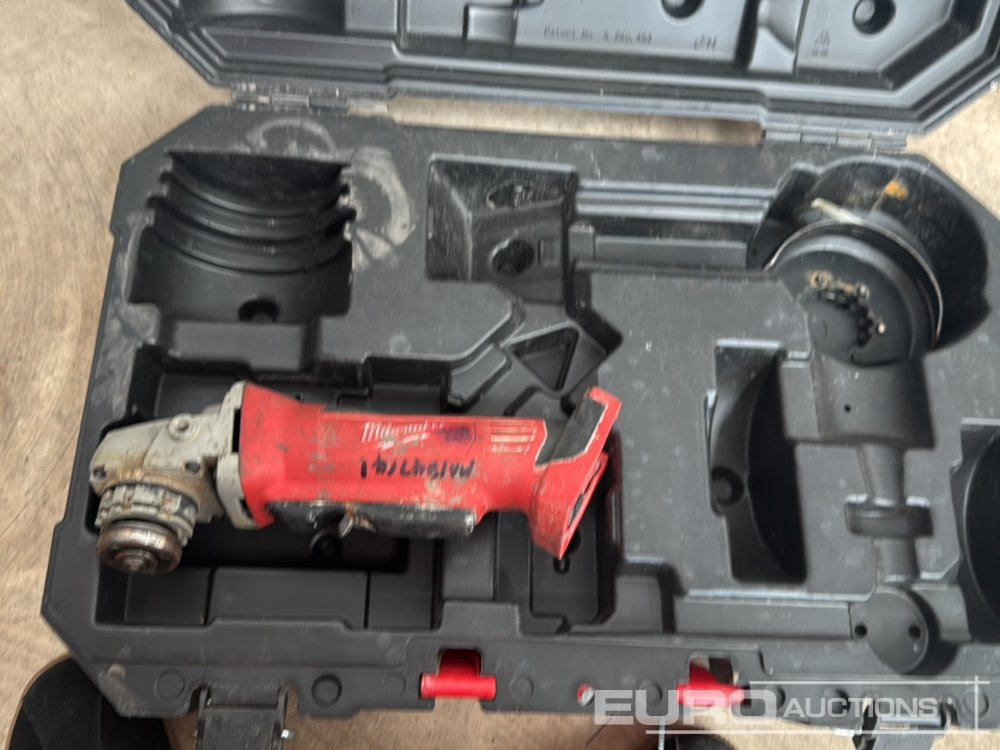 Milwaukee HD18 AG115 Cordless Grinder (Body & Case Only) - Građevinska oprema: slika 1 Milwaukee HD18 AG115 Cordless Grinder (Body & Case Only) - Građevinska oprema: slika 1