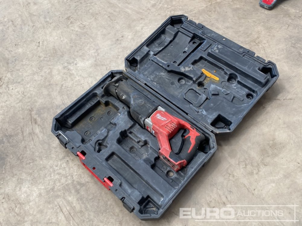 Milwaukee M18 18 Volt Recip Saw (Body & Case Only) - Građevinska oprema: slika 1 Milwaukee M18 18 Volt Recip Saw (Body & Case Only) - Građevinska oprema: slika 1