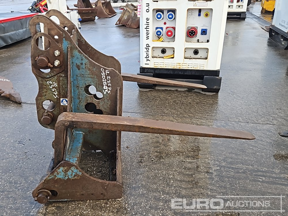 Oprema za rukovanje materijalima Conquip Pallet Forks 65mm Pin to suit 13 Ton Excavator: slika 6