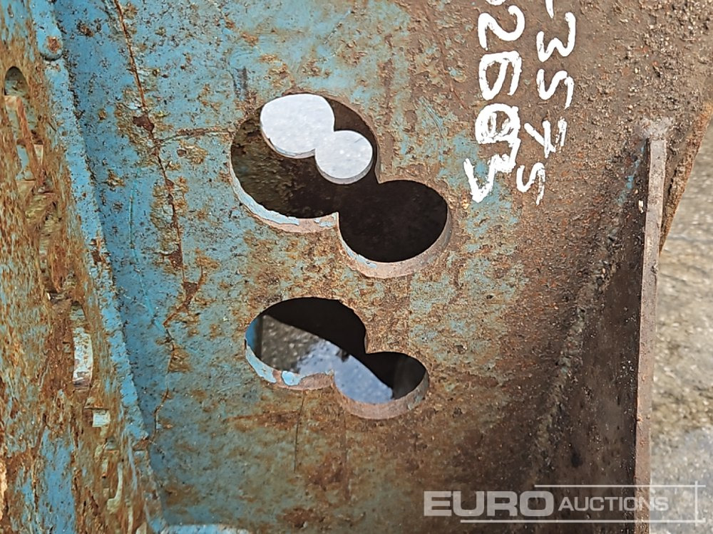 Oprema za rukovanje materijalima Conquip Pallet Forks 65mm Pin to suit 13 Ton Excavator: slika 11