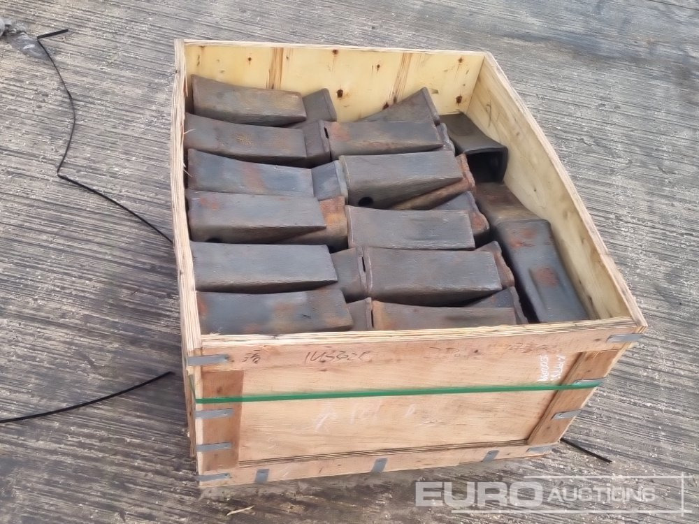 Pallet of Bucket Teeth - Kašika: slika 2 Pallet of Bucket Teeth - Kašika: slika 2