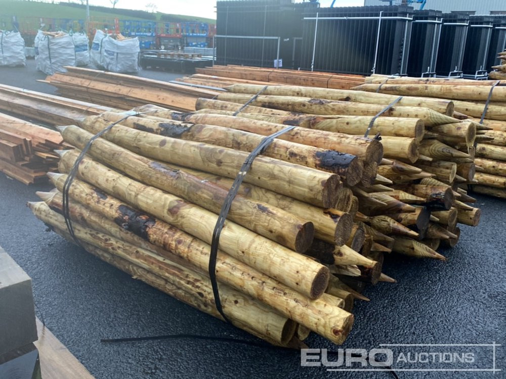 Bundle of Timber Posts (2 of) - Poljoprivredna mašina: slika 2 Bundle of Timber Posts (2 of) - Poljoprivredna mašina: slika 2