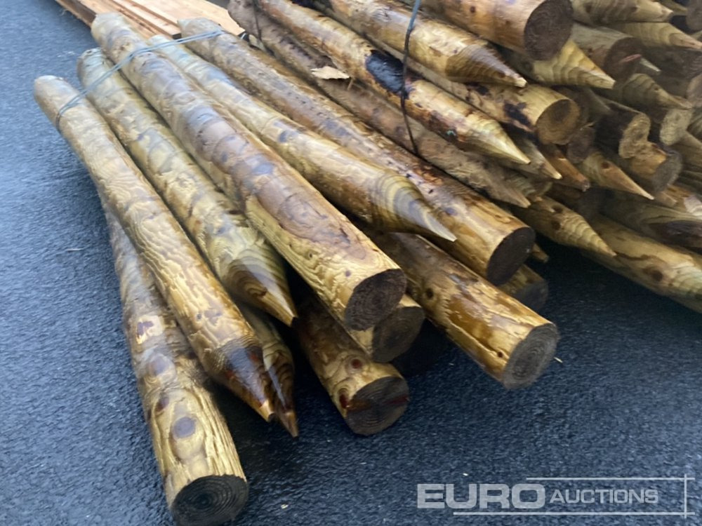 Bundle of Timber Posts (3 of) - Poljoprivredna mašina: slika 4 Bundle of Timber Posts (3 of) - Poljoprivredna mašina: slika 4