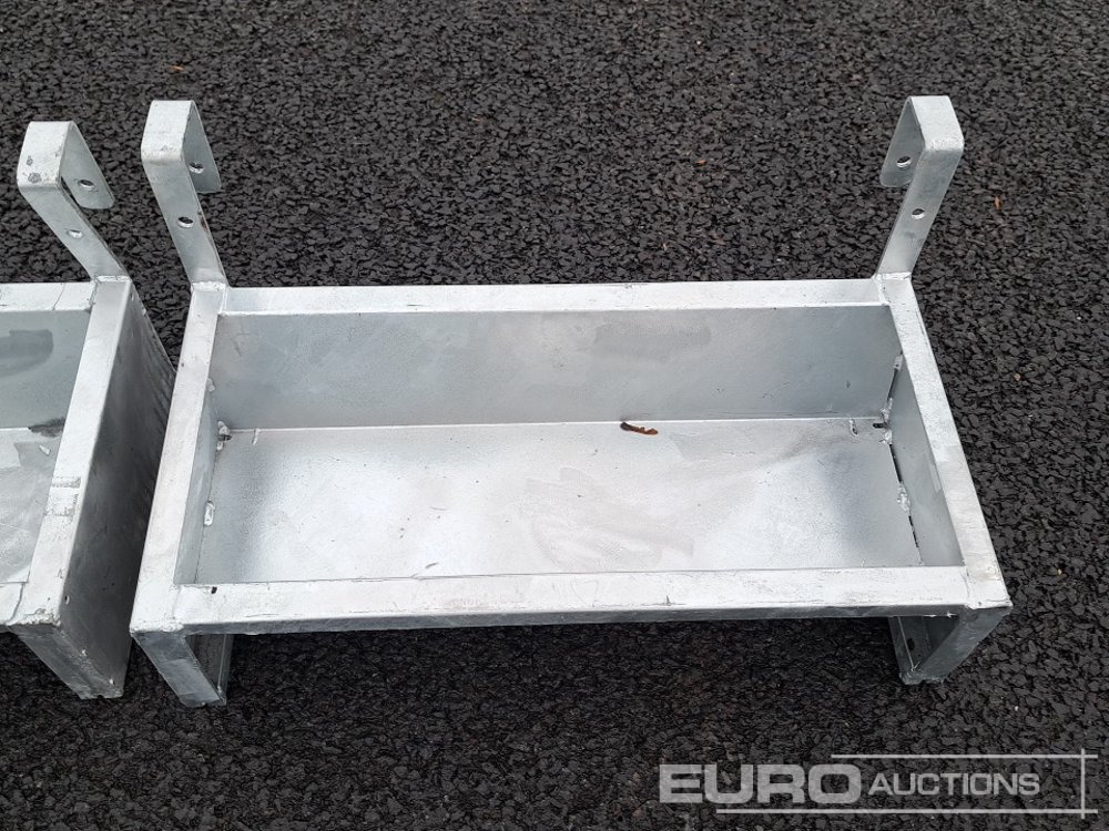 Poljoprivredna mašina Unused 2' Hanging Trough (2 of): slika 7