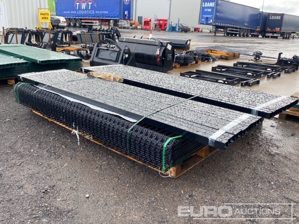 Unused Security Fencing, Black, 25 Panels 2.1m x 2,4m & 26 60mm x 60mm Posts, Fasteners and Fittings - Poljoprivredna mašina: slika 2 Unused Security Fencing, Black, 25 Panels 2.1m x 2,4m & 26 60mm x 60mm Posts, Fasteners and Fittings - Poljoprivredna mašina: slika 2