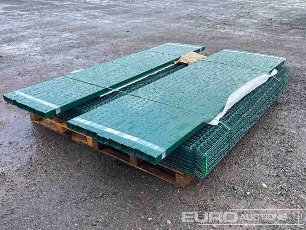 Unused Security Fencing, Green, 25 Panels 2.1m x 2,4m & 26 60mm x 60mm Posts, Fasteners and Fittings - Poljoprivredna mašina: slika 1 Unused Security Fencing, Green, 25 Panels 2.1m x 2,4m & 26 60mm x 60mm Posts, Fasteners and Fittings - Poljoprivredna mašina: slika 1