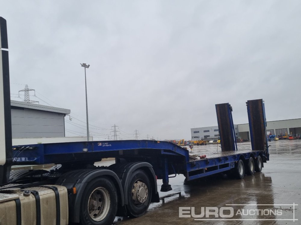 Tirsan Tri Axle Step Frame Low Loader Trailer, Neck Ramps, Out Riggers, Hydraulic Flip Toe Ramps - Niska poluprikolica za prevoz: slika 1 Tirsan Tri Axle Step Frame Low Loader Trailer, Neck Ramps, Out Riggers, Hydraulic Flip Toe Ramps - Niska poluprikolica za prevoz: slika 1