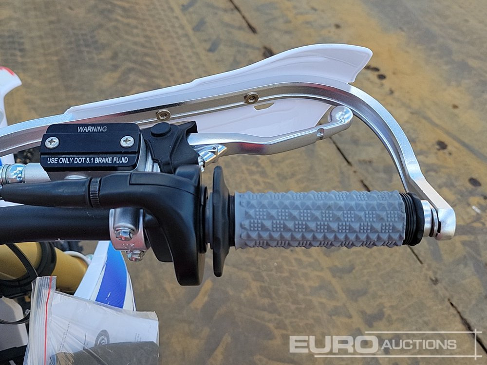 Motocikl Unused 2025 Apollo Storm 300cc Motorcross Bike, 21" Front, 18" Rear Tyres, Electric Start, Air Cooled, Hydraulic Suspension, Disc Brakes, Lighting Kit (UNASSEMBLED): slika 32 Motocikl Unused 2025 Apollo Storm 300cc Motorcross Bike, 21" Front, 18" Rear Tyres, Electric Start, Air Cooled, Hydraulic Suspension, Disc Brakes, Lighting Kit (UNASSEMBLED): slika 32