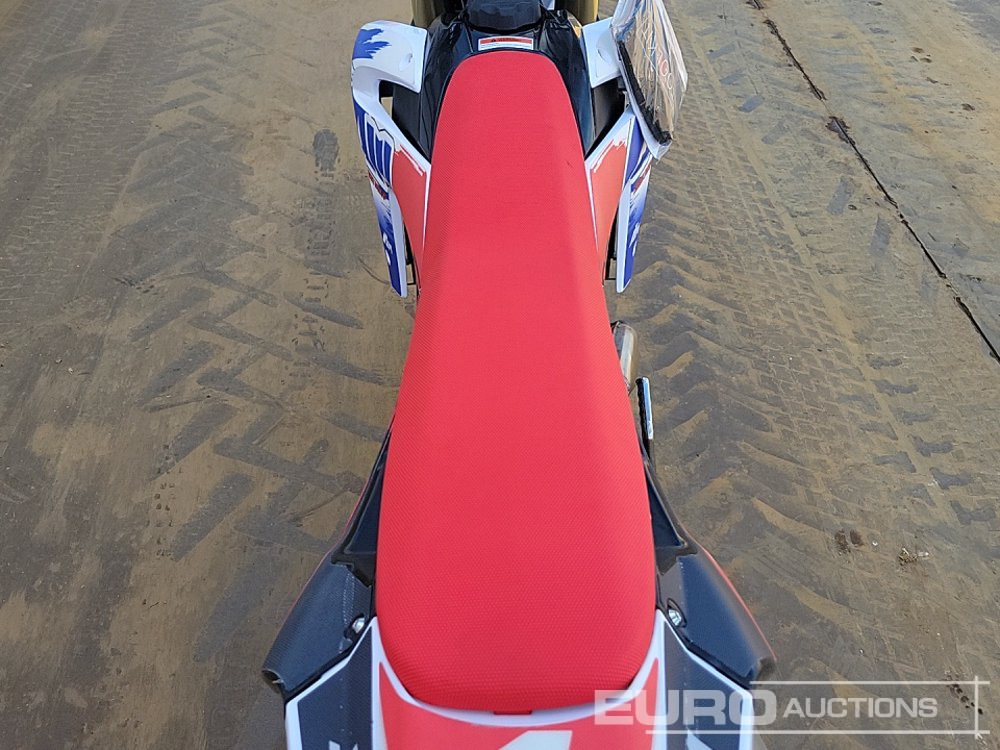 Motocikl Unused 2025 Apollo Storm 300cc Motorcross Bike, 21" Front, 18" Rear Tyres, Electric Start, Air Cooled, Hydraulic Suspension, Disc Brakes, Lighting Kit (UNASSEMBLED): slika 29 Motocikl Unused 2025 Apollo Storm 300cc Motorcross Bike, 21" Front, 18" Rear Tyres, Electric Start, Air Cooled, Hydraulic Suspension, Disc Brakes, Lighting Kit (UNASSEMBLED): slika 29