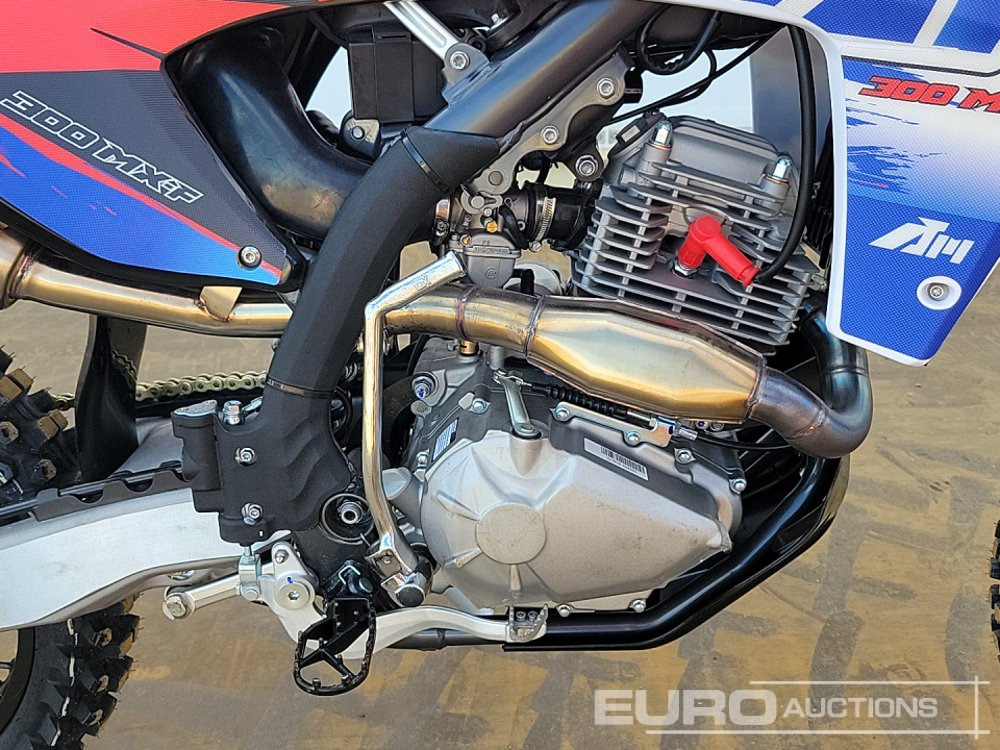 Motocikl Unused 2025 Apollo Storm 300cc Motorcross Bike, 21" Front, 18" Rear Tyres, Electric Start, Air Cooled, Hydraulic Suspension, Disc Brakes, Lighting Kit (UNASSEMBLED): slika 17 Motocikl Unused 2025 Apollo Storm 300cc Motorcross Bike, 21" Front, 18" Rear Tyres, Electric Start, Air Cooled, Hydraulic Suspension, Disc Brakes, Lighting Kit (UNASSEMBLED): slika 17