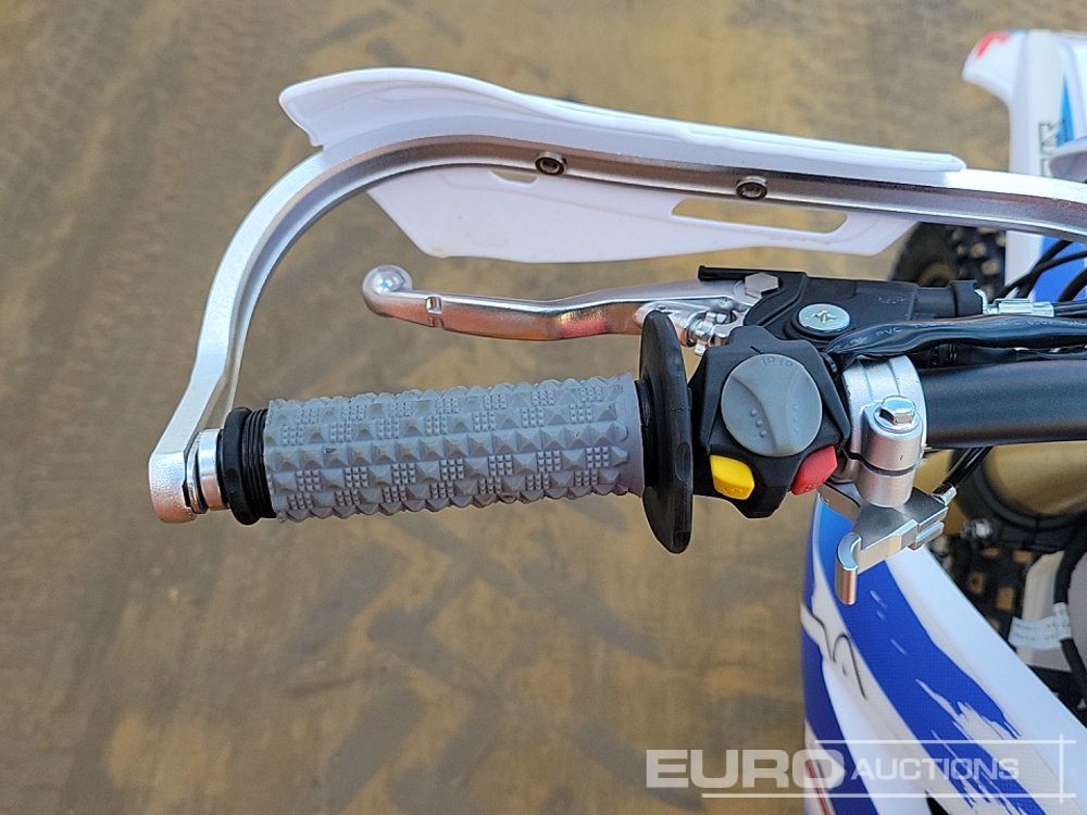 Motocikl Unused 2025 Apollo Storm 300cc Motorcross Bike, 21" Front, 18" Rear Tyres, Electric Start, Air Cooled, Hydraulic Suspension, Disc Brakes, Lighting Kit (UNASSEMBLED): slika 30 Motocikl Unused 2025 Apollo Storm 300cc Motorcross Bike, 21" Front, 18" Rear Tyres, Electric Start, Air Cooled, Hydraulic Suspension, Disc Brakes, Lighting Kit (UNASSEMBLED): slika 30