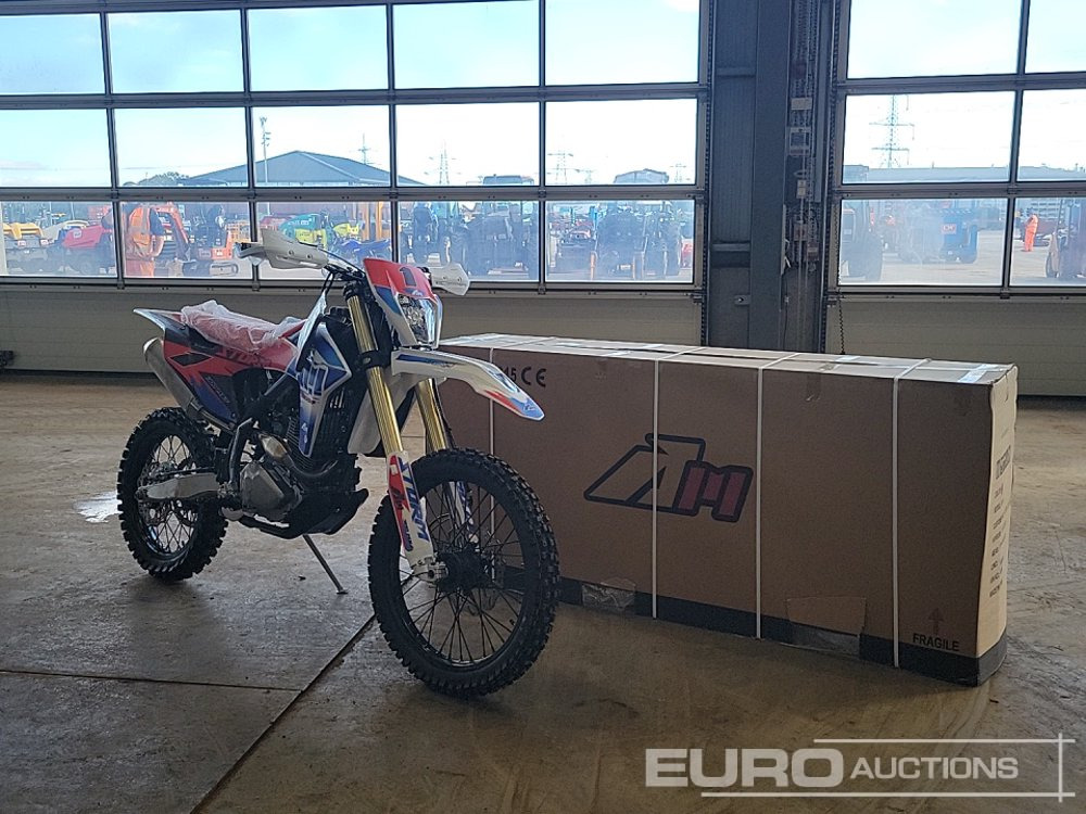 Motocikl Unused 2025 Apollo Storm 300cc Motorcross Bike, 21" Front, 18" Rear Tyres, Electric Start, Air Cooled, Hydraulic Suspension, Disc Brakes, Lighting Kit (UNASSEMBLED): slika 38 Motocikl Unused 2025 Apollo Storm 300cc Motorcross Bike, 21" Front, 18" Rear Tyres, Electric Start, Air Cooled, Hydraulic Suspension, Disc Brakes, Lighting Kit (UNASSEMBLED): slika 38