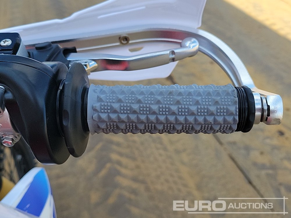 Motocikl Unused 2025 Apollo Storm 300cc Motorcross Bike, 21" Front, 18" Rear Tyres, Electric Start, Air Cooled, Hydraulic Suspension, Disc Brakes, Lighting Kit (UNASSEMBLED): slika 33 Motocikl Unused 2025 Apollo Storm 300cc Motorcross Bike, 21" Front, 18" Rear Tyres, Electric Start, Air Cooled, Hydraulic Suspension, Disc Brakes, Lighting Kit (UNASSEMBLED): slika 33