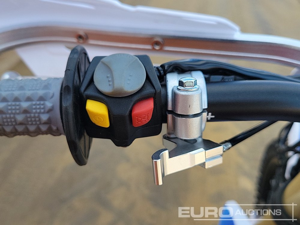 Motocikl Unused 2025 Apollo Storm 300cc Motorcross Bike, 21" Front, 18" Rear Tyres, Electric Start, Air Cooled, Hydraulic Suspension, Disc Brakes, Lighting Kit (UNASSEMBLED): slika 31 Motocikl Unused 2025 Apollo Storm 300cc Motorcross Bike, 21" Front, 18" Rear Tyres, Electric Start, Air Cooled, Hydraulic Suspension, Disc Brakes, Lighting Kit (UNASSEMBLED): slika 31