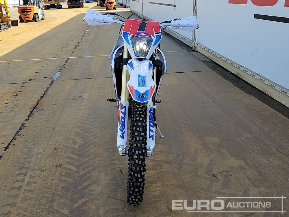 Motocikl Unused 2025 Apollo Storm 300cc Motorcross Bike, 21" Front, 18" Rear Tyres, Electric Start, Air Cooled, Hydraulic Suspension, Disc Brakes, Lighting Kit (UNASSEMBLED): slika 8 Motocikl Unused 2025 Apollo Storm 300cc Motorcross Bike, 21" Front, 18" Rear Tyres, Electric Start, Air Cooled, Hydraulic Suspension, Disc Brakes, Lighting Kit (UNASSEMBLED): slika 8