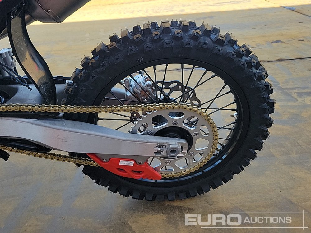 Motocikl Unused 2025 Apollo Storm 300cc Motorcross Bike, 21" Front, 18" Rear Tyres, Electric Start, Air Cooled, Hydraulic Suspension, Disc Brakes, Lighting Kit (UNASSEMBLED): slika 11 Motocikl Unused 2025 Apollo Storm 300cc Motorcross Bike, 21" Front, 18" Rear Tyres, Electric Start, Air Cooled, Hydraulic Suspension, Disc Brakes, Lighting Kit (UNASSEMBLED): slika 11