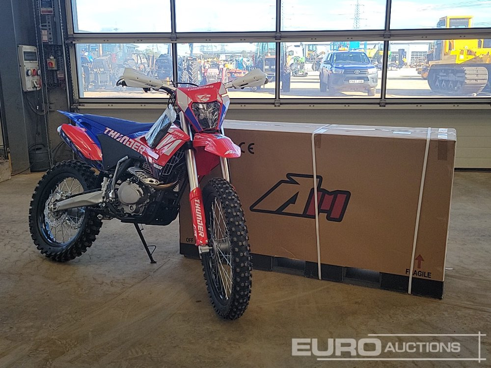 Motocikl Unused 2025 Apollo Thunder 250cc Motorcross Bike, 21" Front, 18" Rear Tyres, Electric Start, Air Cooled, Hydraulic Suspension, Disc Brakes, Lighting Kit (UNASSEMBLED): slika 29