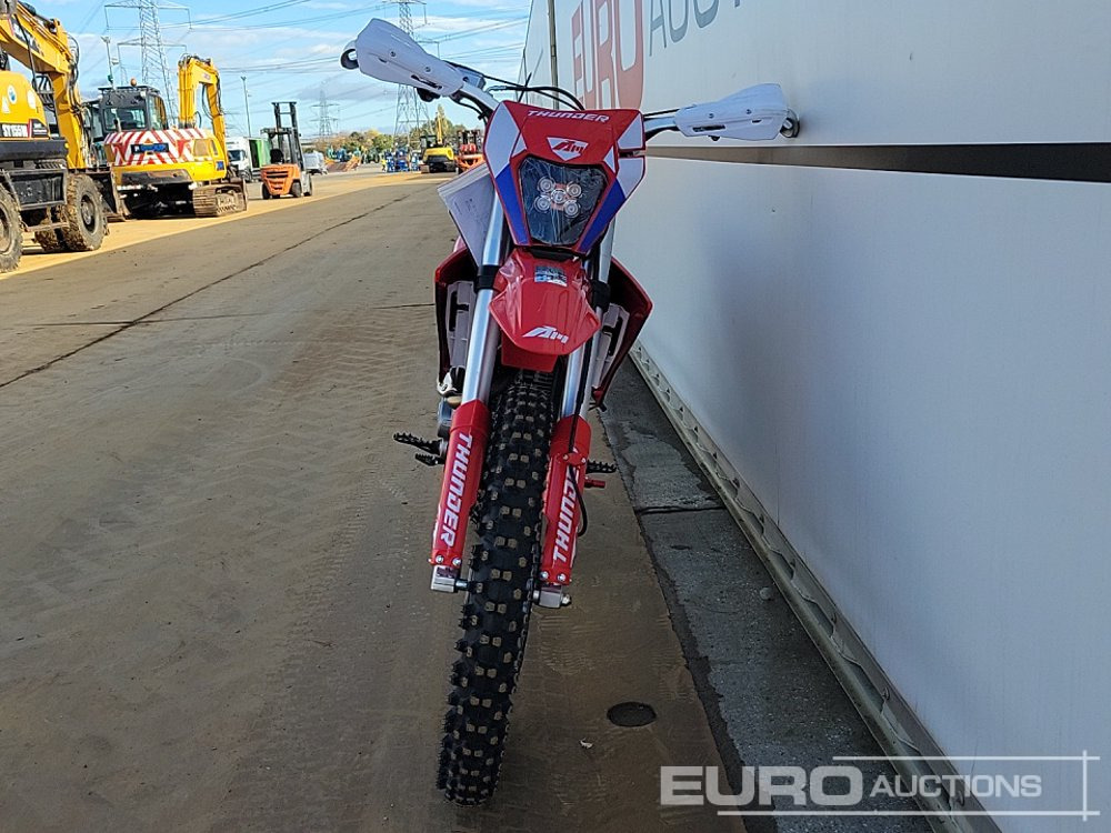 Motocikl Unused 2025 Apollo Thunder 250cc Motorcross Bike, 21" Front, 18" Rear Tyres, Electric Start, Air Cooled, Hydraulic Suspension, Disc Brakes, Lighting Kit (UNASSEMBLED): slika 7