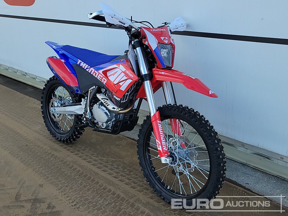 Motocikl Unused 2025 Apollo Thunder 250cc Motorcross Bike, 21" Front, 18" Rear Tyres, Electric Start, Air Cooled, Hydraulic Suspension, Disc Brakes, Lighting Kit (UNASSEMBLED): slika 6