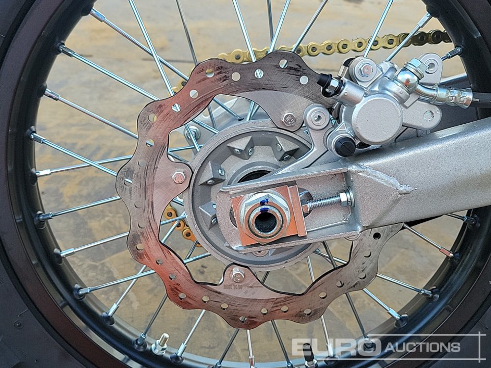 Motocikl Unused 2025 Apollo Thunder 250cc Motorcross Bike, 21" Front, 18" Rear Tyres, Electric Start, Air Cooled, Hydraulic Suspension, Disc Brakes, Lighting Kit (UNASSEMBLED): slika 20