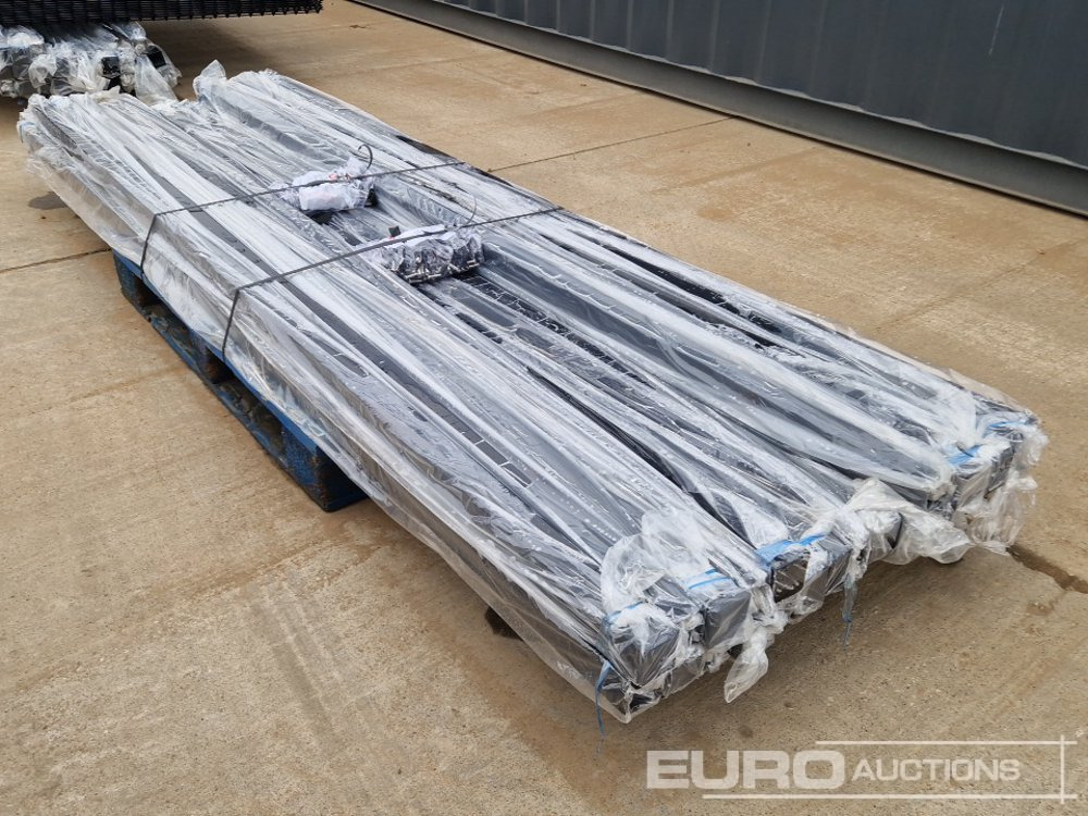 Građevinska oprema Unused Galvanised & Powder Coated Heavy Duty (5mm) Wire Mesh Fencing, 25 x H2.4m x W2.2m Panels, 26 x 60mm x 60mm x3m Posts, with Fittings (Black): slika 15