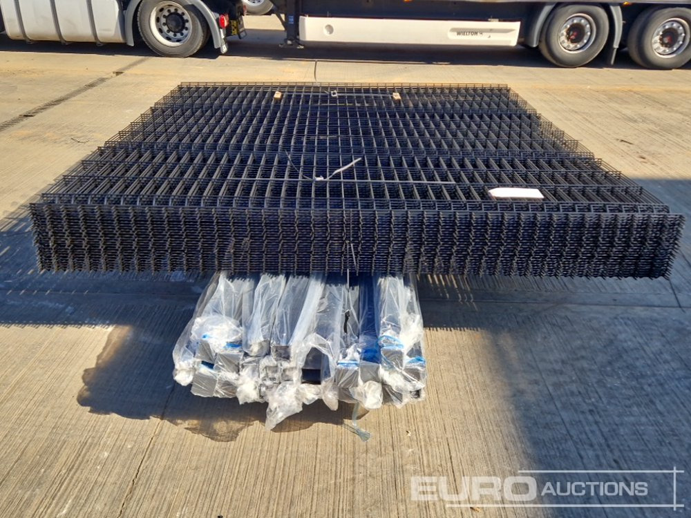 Građevinska oprema Unused Galvanised & Powder Coated Heavy Duty (5mm) Wire Mesh Fencing, 25 x H2.4m x W2.2m Panels, 26 x 60mm x 60mm x3m Posts, with Fittings (Black): slika 8