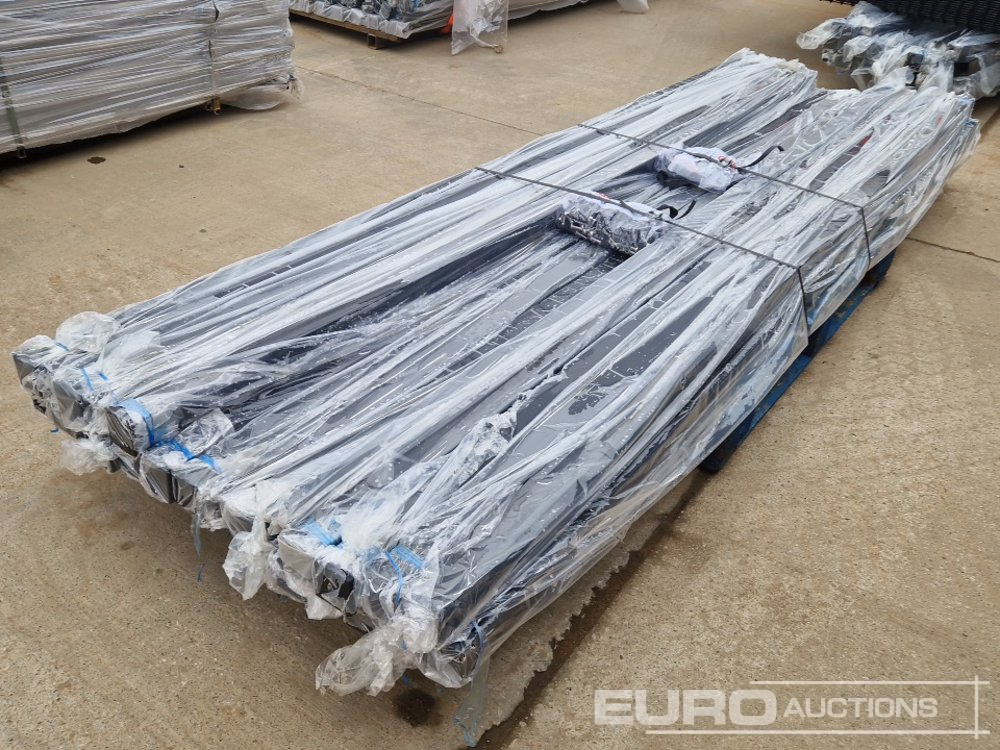 Građevinska oprema Unused Galvanised & Powder Coated Heavy Duty (5mm) Wire Mesh Fencing, 25 x H2.4m x W2.2m Panels, 26 x 60mm x 60mm x3m Posts, with Fittings (Black): slika 16