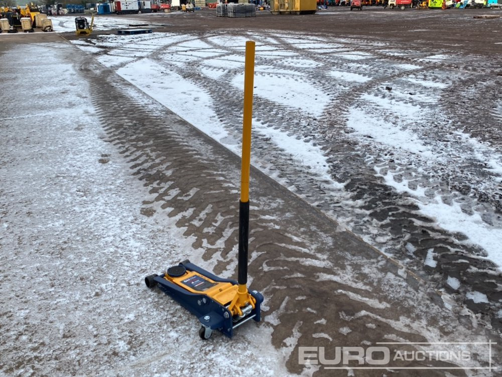 Unused Genuis 4 Ton Low Profile Trolley Jack - Гаражна опрема: slika 3 Unused Genuis 4 Ton Low Profile Trolley Jack - Гаражна опрема: slika 3