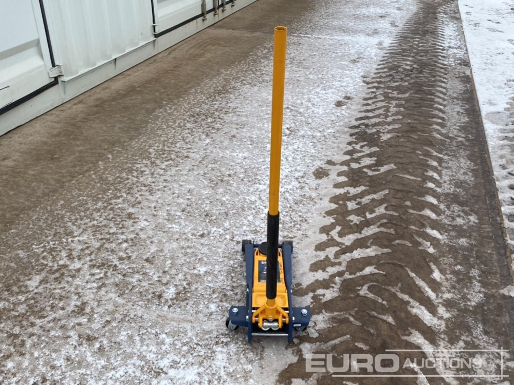 Unused Genuis 4 Ton Low Profile Trolley Jack - Гаражна опрема: slika 4 Unused Genuis 4 Ton Low Profile Trolley Jack - Гаражна опрема: slika 4