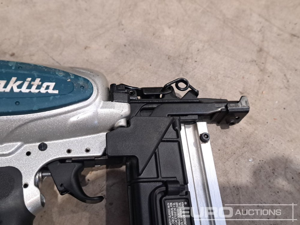Građevinska oprema Unused Makita AT1150A Pneumatic Nailer (Body Only): slika 16
