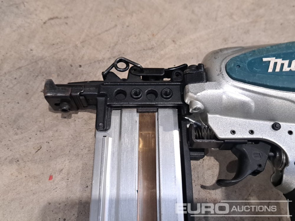 Građevinska oprema Unused Makita AT1150A Pneumatic Nailer (Body Only): slika 8