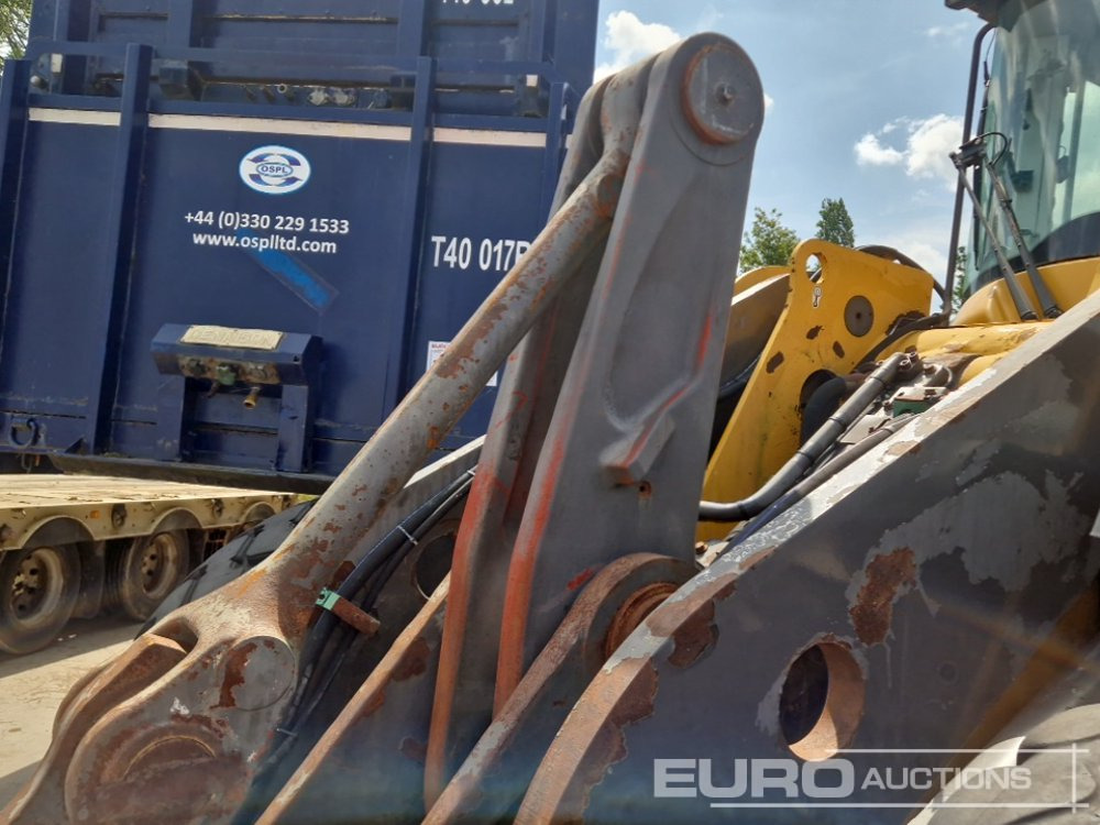 Utovarivač točkaš Volvo L120F: slika 28