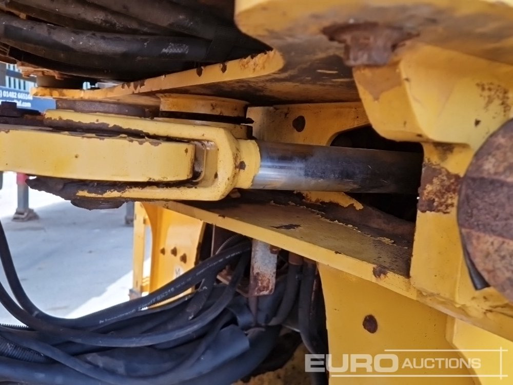 Utovarivač točkaš Volvo L120F: slika 33