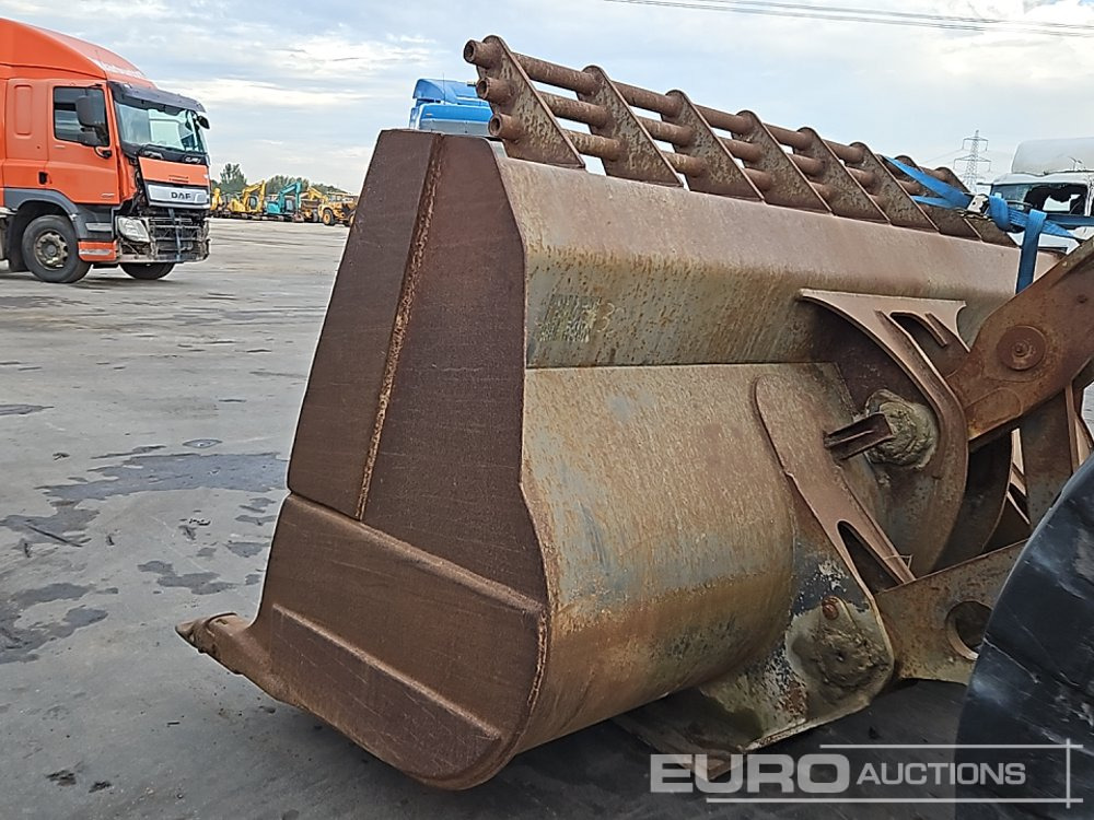 Utovarivač točkaš Volvo L150E: slika 38